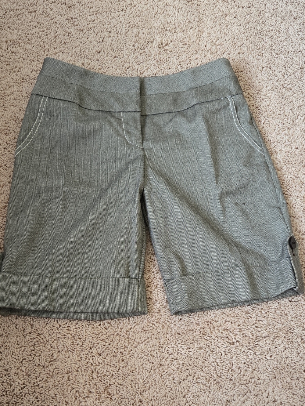 Bebe Women’s Tailored Gray Bermuda Shorts